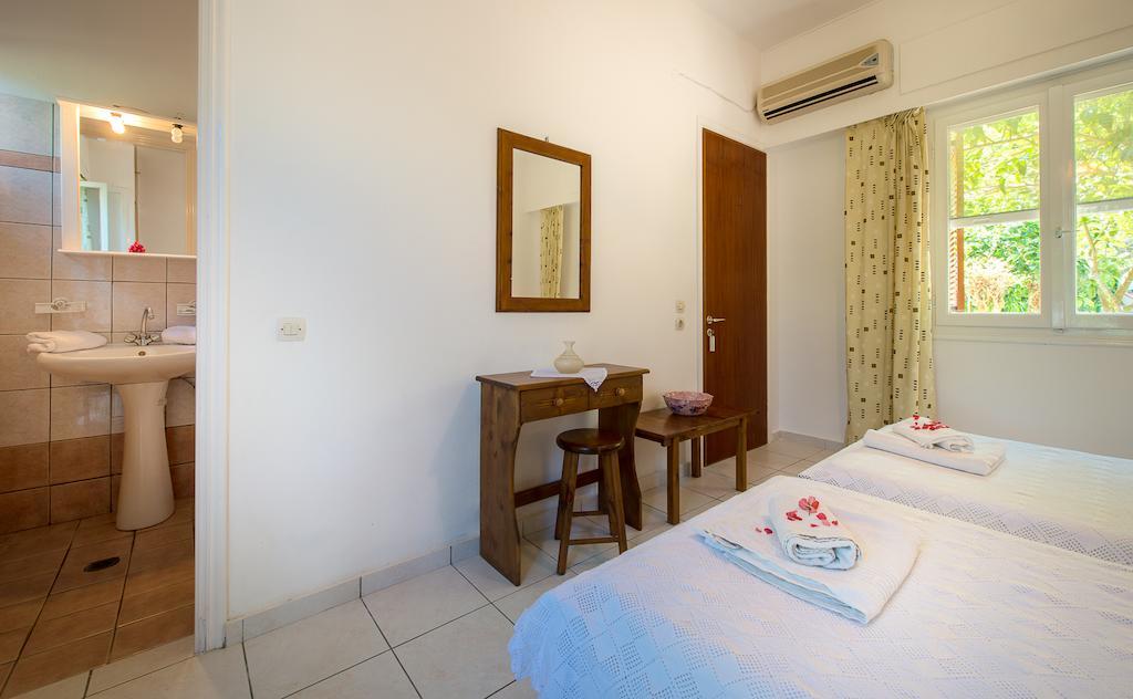 Physis Studios Vasilikos  Ruang foto